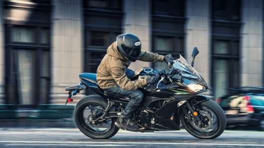 Kawasaki показав новий стритбайк 2017 Ninja 650