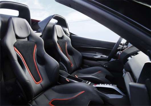 Ferrari показала новітню модель суперкара J50