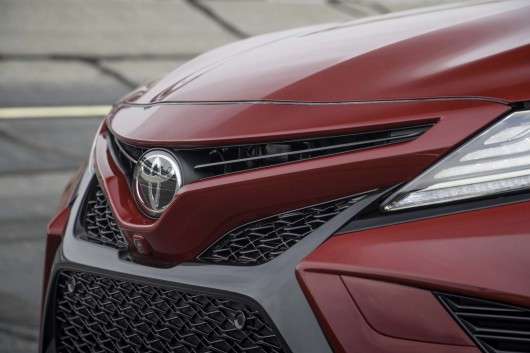 2018 Toyota Camry: Деталі конструкції і всі подробиці