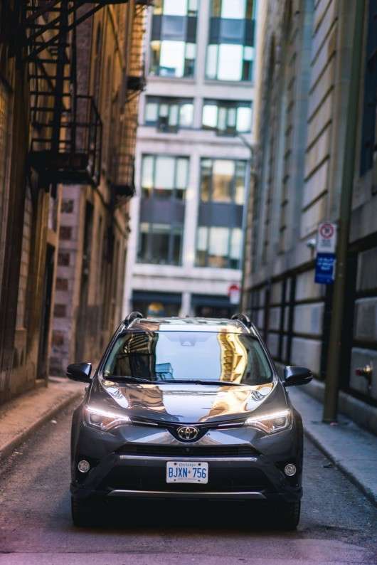 Огляд позашляховика 2017 Toyota RAV4