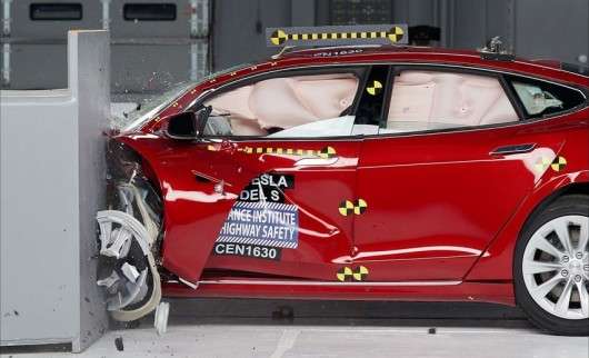 Tesla Model S і BMW i3 не отримали найвищу нагороду IIHS Top Safety+