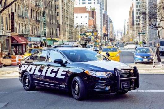 Як змінювалися поліцейські автомобілі в США з 1950 по 2017 року