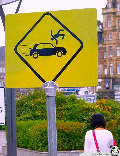 Смішні дорожні знаки