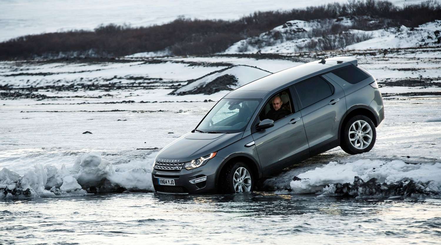 Що не можна робити за кермом повнопривідного авто?