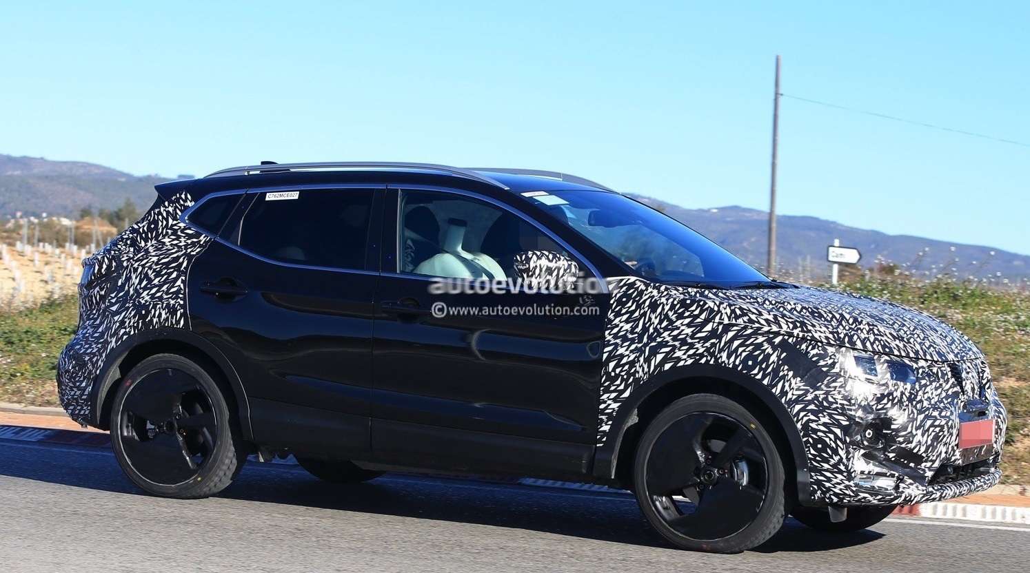 Перші фотографії рестайлінгового 2018 Nissan Qashqai Перші фотографії рестайлінгового 2018 Nissan Qashqai