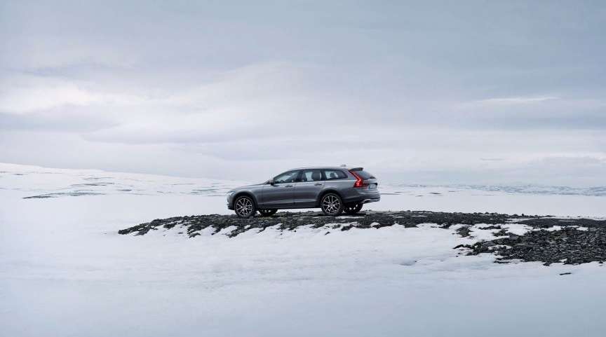 2017 Volvo V90 Cross Country: Перший огляд зі Швеції 2017 Volvo V90 Cross Country: Перший огляд зі Швеції