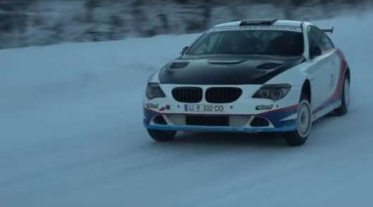 Дивіться майстерність зимового водіння за кермом BMW 650i