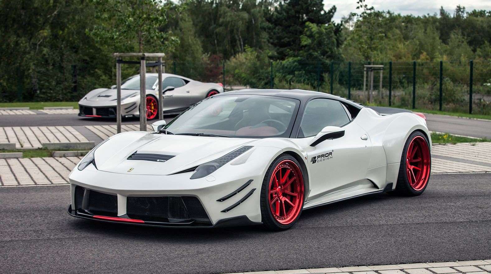 В Іспанії затримано банду торгувала підробленими Ferrari і Lamborghini