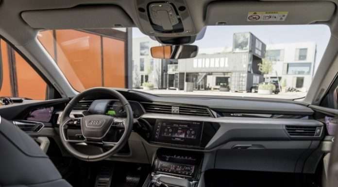 Йому не потрібен обігрів дзеркал — Audi e-tron