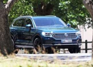 Volkswagen Touareg 2018: шпигунські фото без камуфляжу.