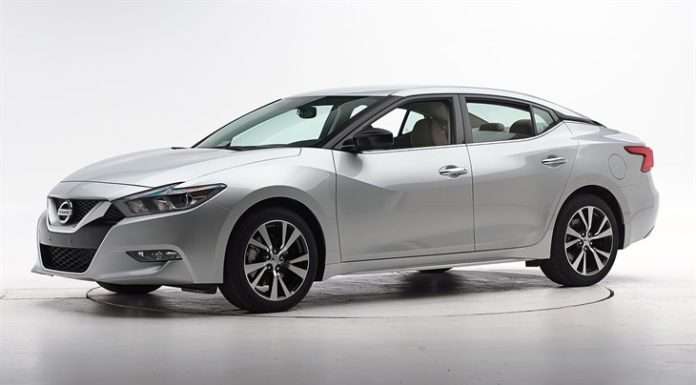 Краш-тест 2017 Nissan Maxima