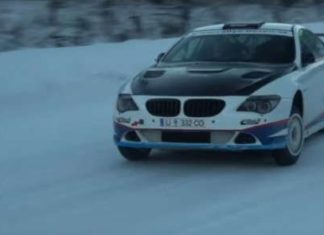 Дивіться майстерність зимового водіння за кермом BMW 650i