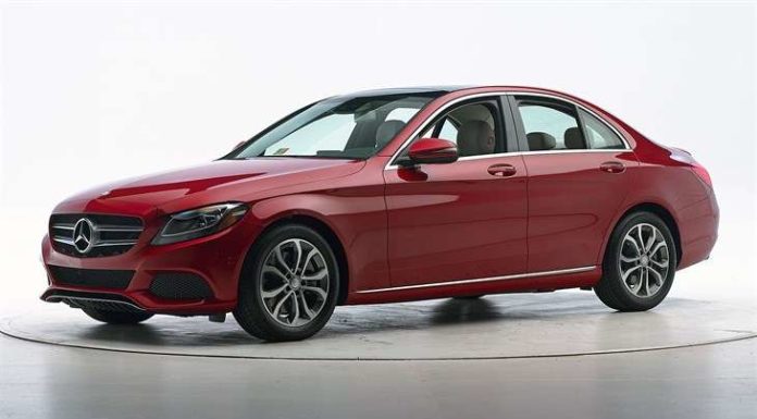 Краш-тест 2017 Mercedes-Benz C-Class