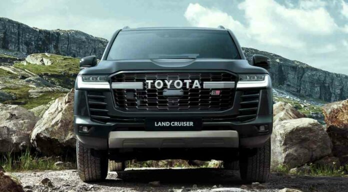 Toyota привезла в росію найкрутіший land cruiser 300: оголошені ціни