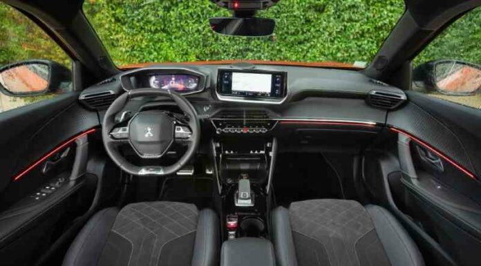 У росії стартували продажі кросоверів peugeot 2008 з потужним мотором