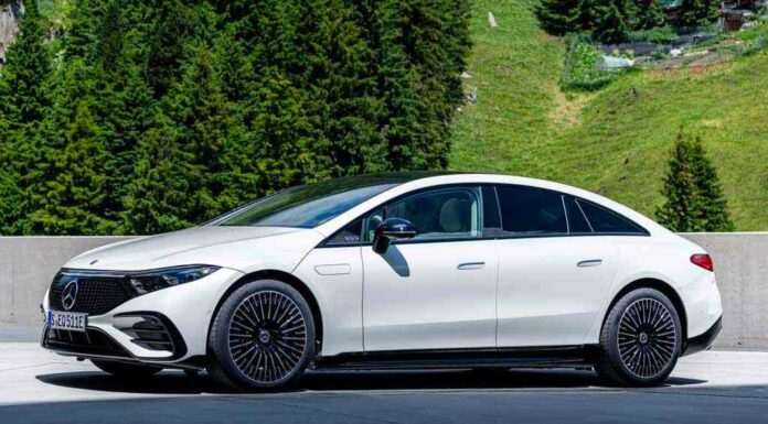 Mercedes привезе в росію дві електричні моделі: одну вже скоро