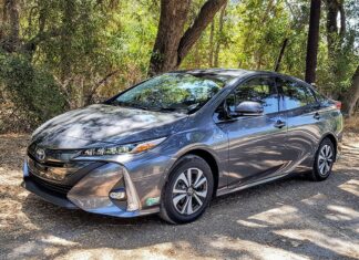 Toyota prius буде працювати на водні