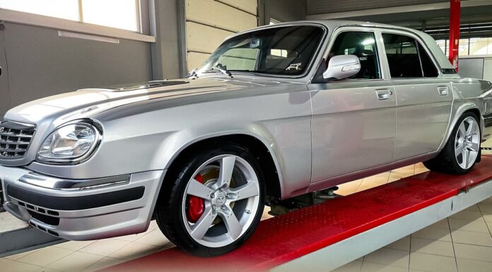 Подивіться на 1150-сильну “волгу”, яку продають за ціною нового bmw x1