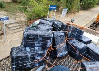 Поляки змогли знайти велику контрабанду сигарет в поїзді, який з білорусі віз смолу