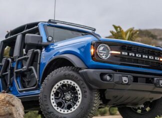 Ford розповів, скільки покупців bronco вибирають «механіку»