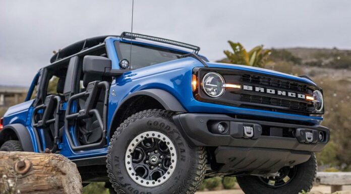 Ford розповів, скільки покупців bronco вибирають «механіку»
