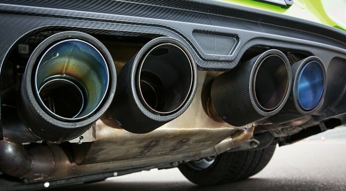 Скандальний штраф за гучний вихлоп перетвориться з московського в федеральний