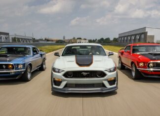Ford зменшить потужність mustang з двигуном v8 5.0