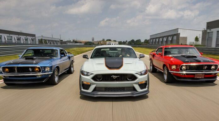 Ford зменшить потужність mustang з двигуном v8 5.0