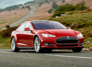 Компанія tesla встановила рекорд продажів електромобілів