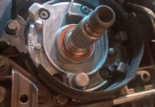 Як без розбирання мотора усунути текти масла через сальники коленвала