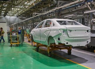 Навіщо автоваз проводить терміновий “деконтентинг” моделі granta і vesta