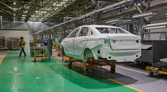 Навіщо автоваз проводить терміновий “деконтентинг” моделі granta і vesta