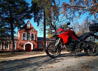 Китайська компанія xpeng представила суперзарядку для електромобілів