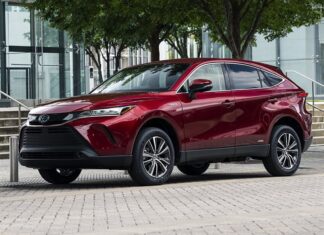 Toyota відкликає більше десяти тисяч автомобілів в росії