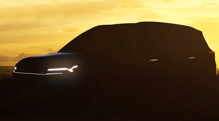 Kia готує недорогий семимісний кросвен під назвою carens