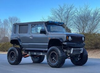 П’ятидверний suzuki jimny постав у вигляді бігфута