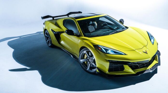 Перший chevrolet corvette z06 виявився дорожчим, ніж bugatti chiron