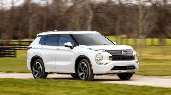 Mitsubishi відкликає 17 тисяч кросоверів outlander
