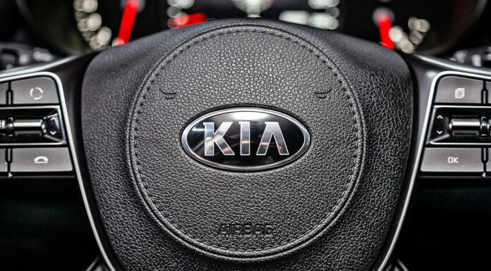 Сотні тисяч kia відкликають через непрацюючі подушки безпеки