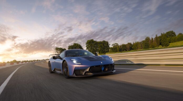 Мазерати GT2 Stradale: Когда трасса встречается с дорогой