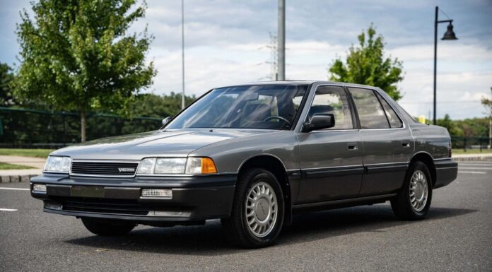Легенда на аукционе: Acura Legend 1987 года – воплощение японского шика