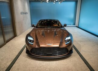 Возвращение Легенды: Aston Martin Vanquish 2025 – Симфония Силы и Элегантности