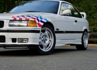 Дух Чистого Вождения: BMW M3 Lightweight 1995 – Элегия на Тему Легкости