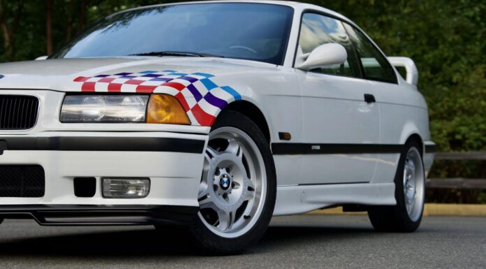Дух Чистого Вождения: BMW M3 Lightweight 1995 – Элегия на Тему Легкости