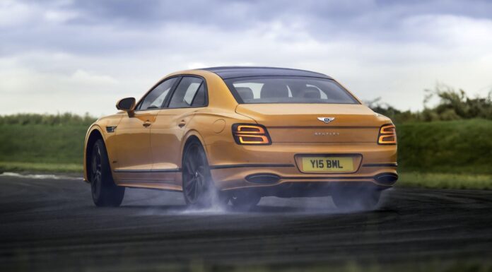 Bentley Flying Spur: Гибридный Взрыв Мощности