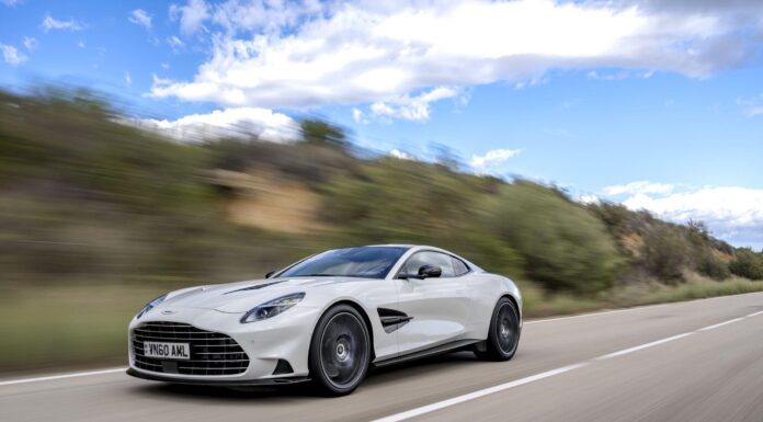 Возвращение Легенды: Aston Martin Vanquish 2025 – Симфония Силы и Элегантности