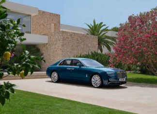 Легенда с Эволюцией: Rolls-Royce Ghost 2025 – Когда Кульминация Встречается с Индивидуальностью