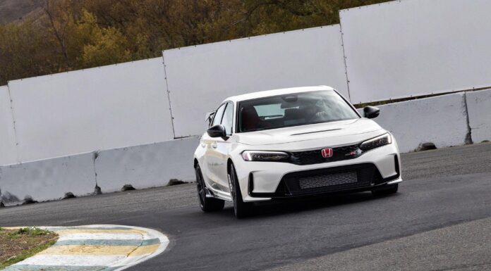 Рулевой кошмар: Honda отзывает миллион “умных” автомобилей из-за скрытой угрозы