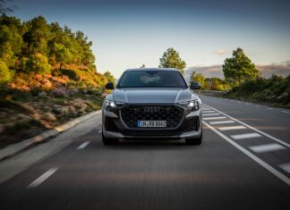 Audi RS Q8 Performance 2025: Когда брутальность встречается с безудержной мощью