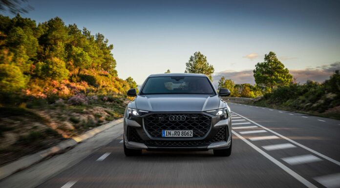 Audi RS Q8 Performance 2025: Когда брутальность встречается с безудержной мощью